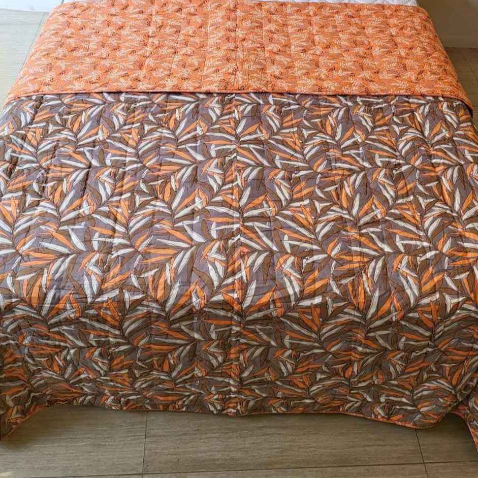 Maati: Cotton-Filled Blanket Set in Leaf Pattern