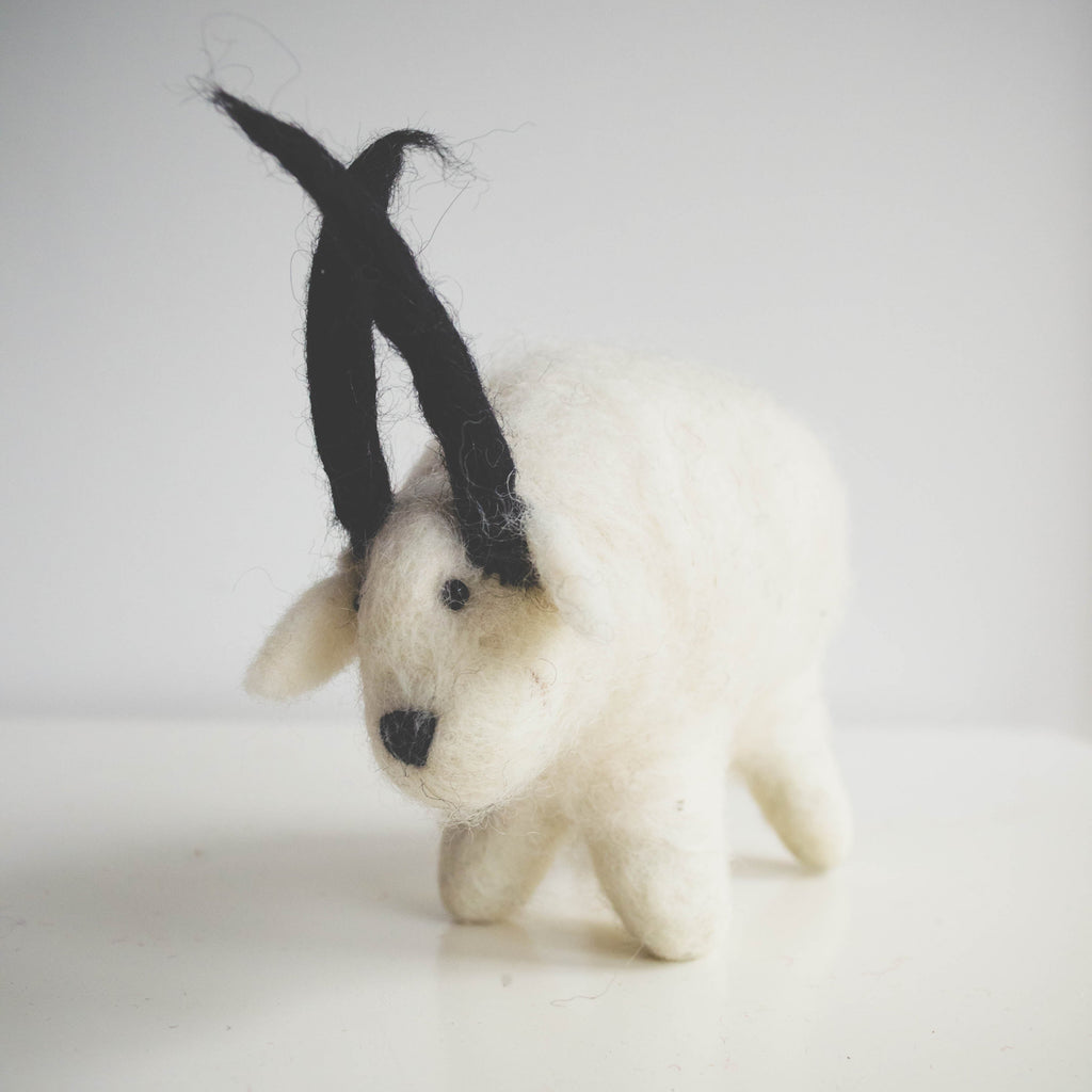 Handmade Felt Goat Duo – Creamy Wool Decor with Character