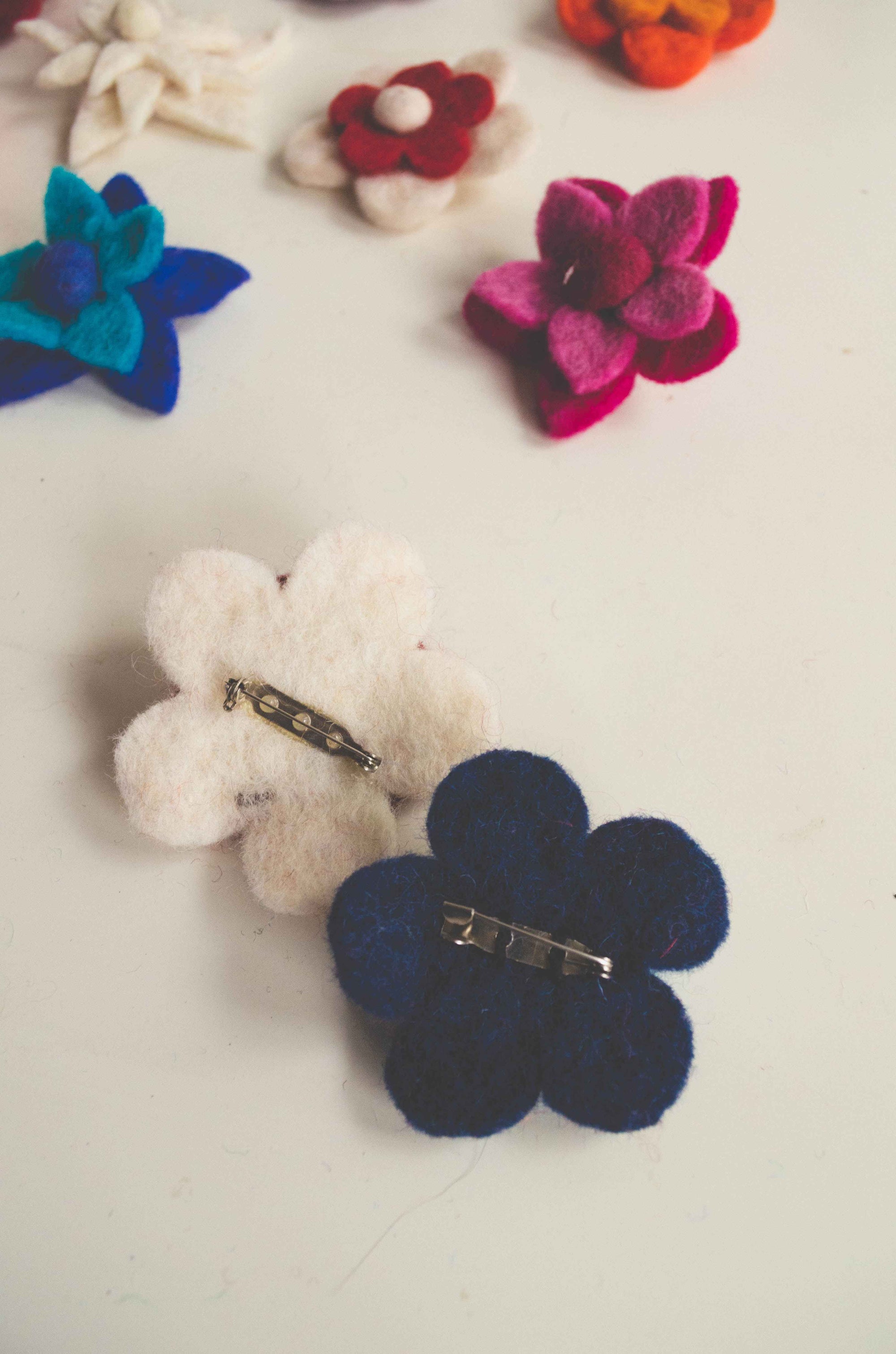 Felt Flower Pins - Assorted colours x 2